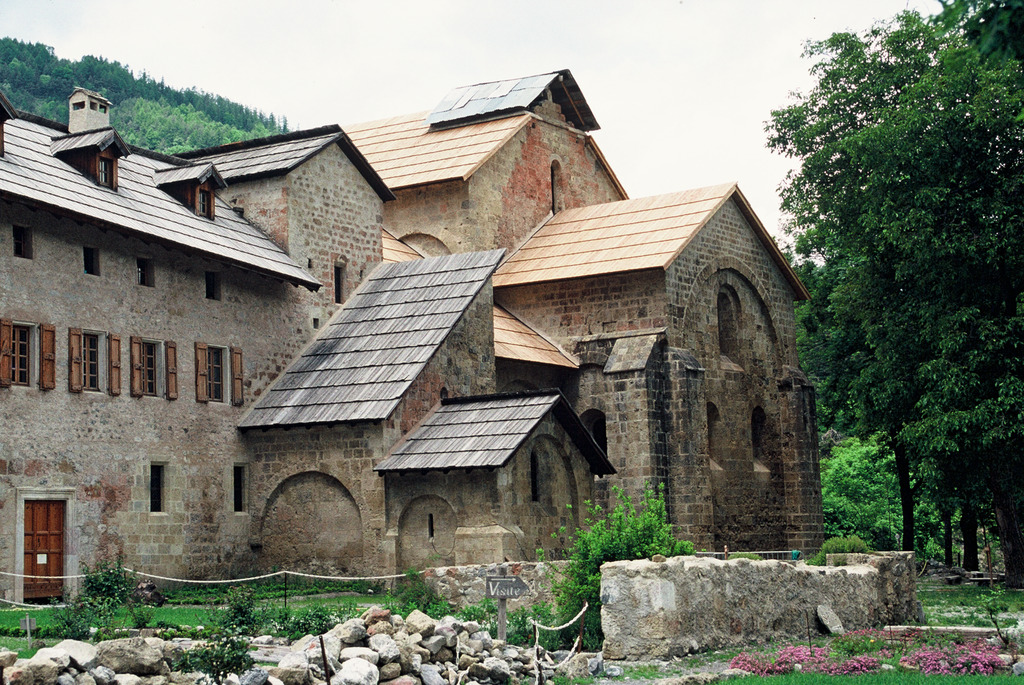 Abbaye Notre-Dame de Boscodon - Crots (05)